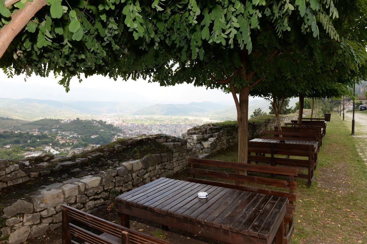 Guest House Iljesa Berat Exterior foto