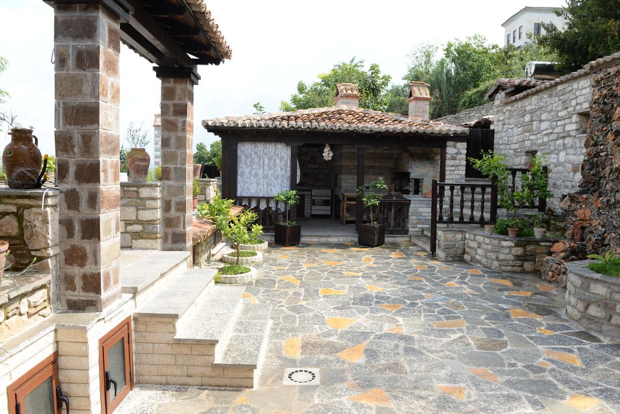 Guest House Iljesa Berat Exterior foto