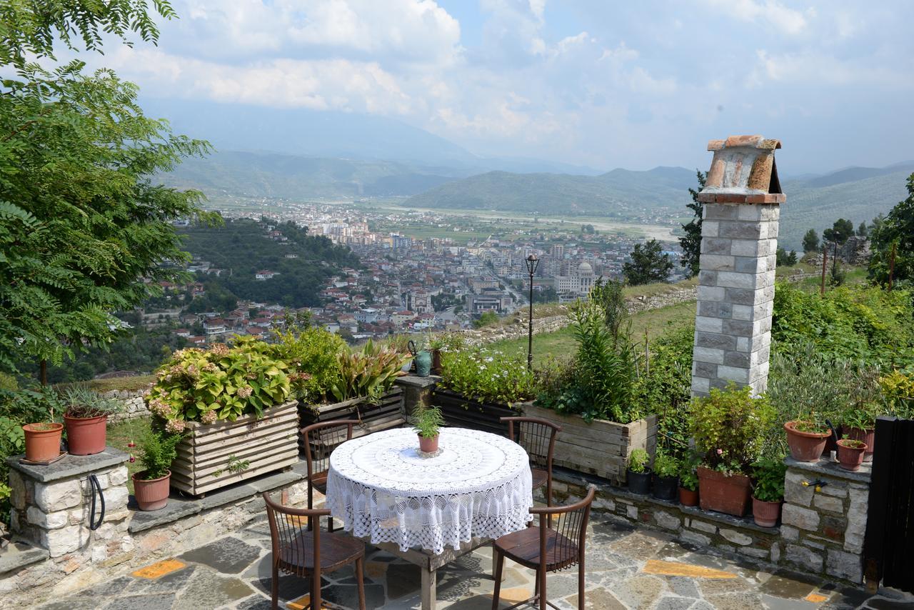 Guest House Iljesa Berat Exterior foto