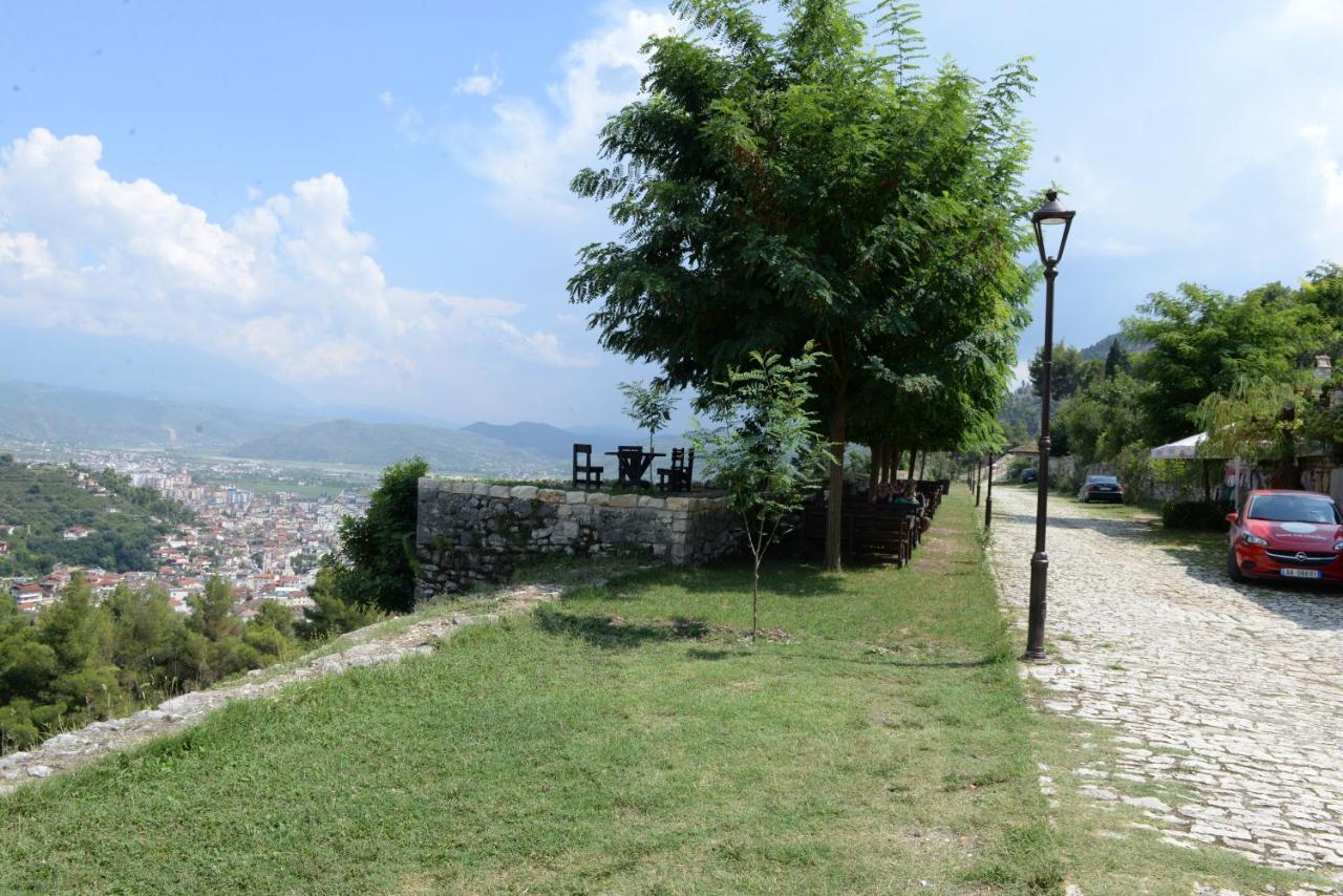 Guest House Iljesa Berat Exterior foto